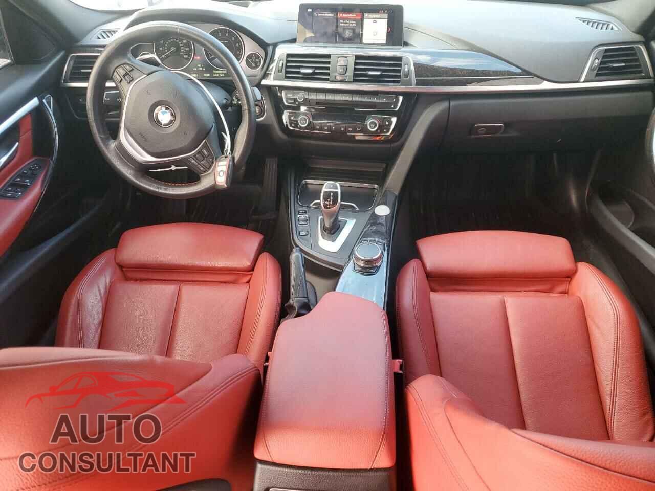 BMW 3 SERIES 2018 - WBA8K3C5XJA369818