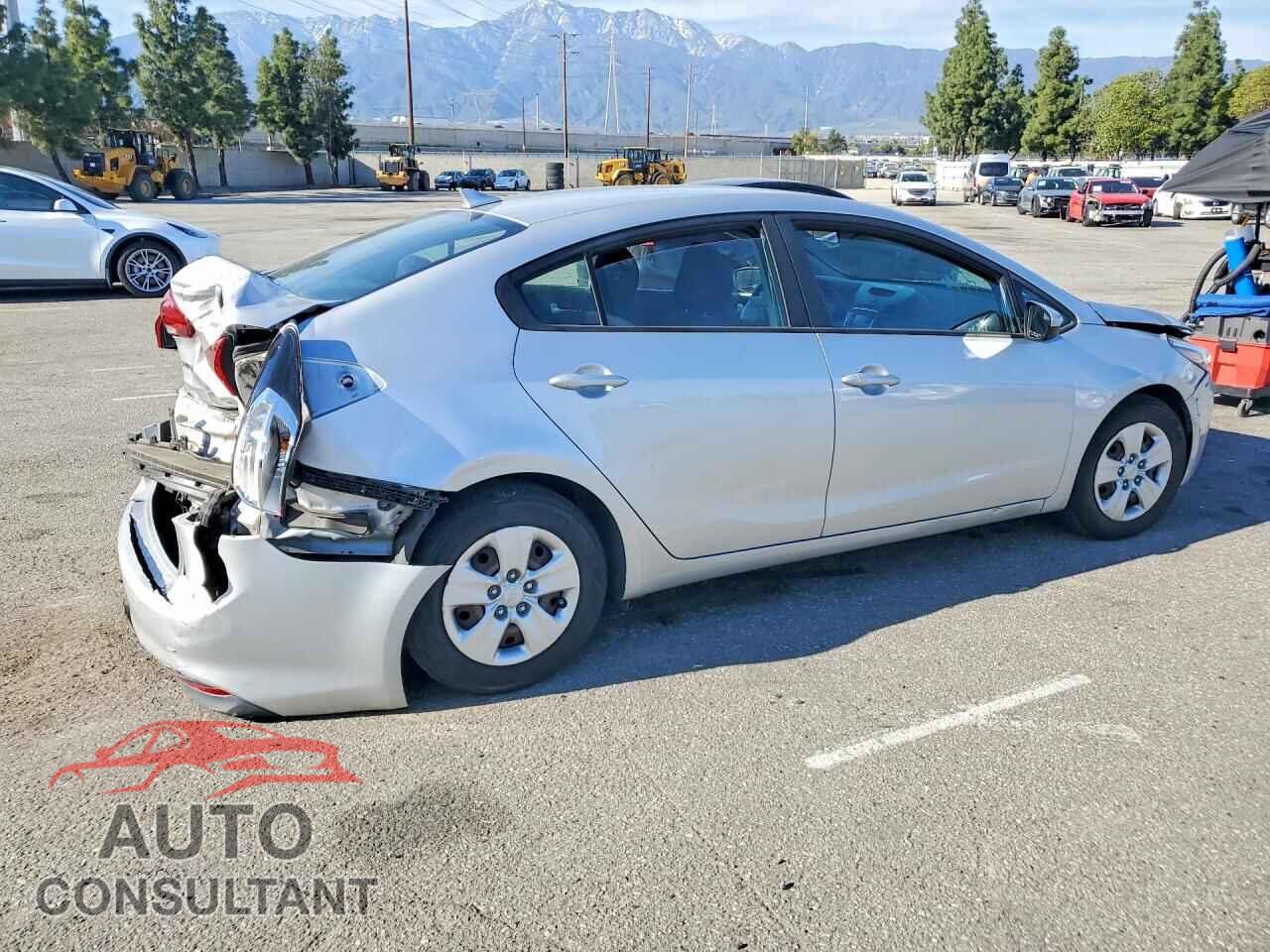 KIA FORTE 2017 - 3KPFK4A75HE040097