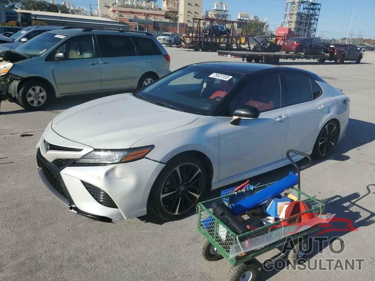 TOYOTA CAMRY 2018 - 4T1B61HK8JU151077