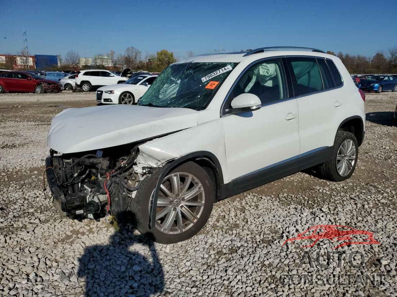 VOLKSWAGEN TIGUAN 2015 - WVGBV7AX6FW115993