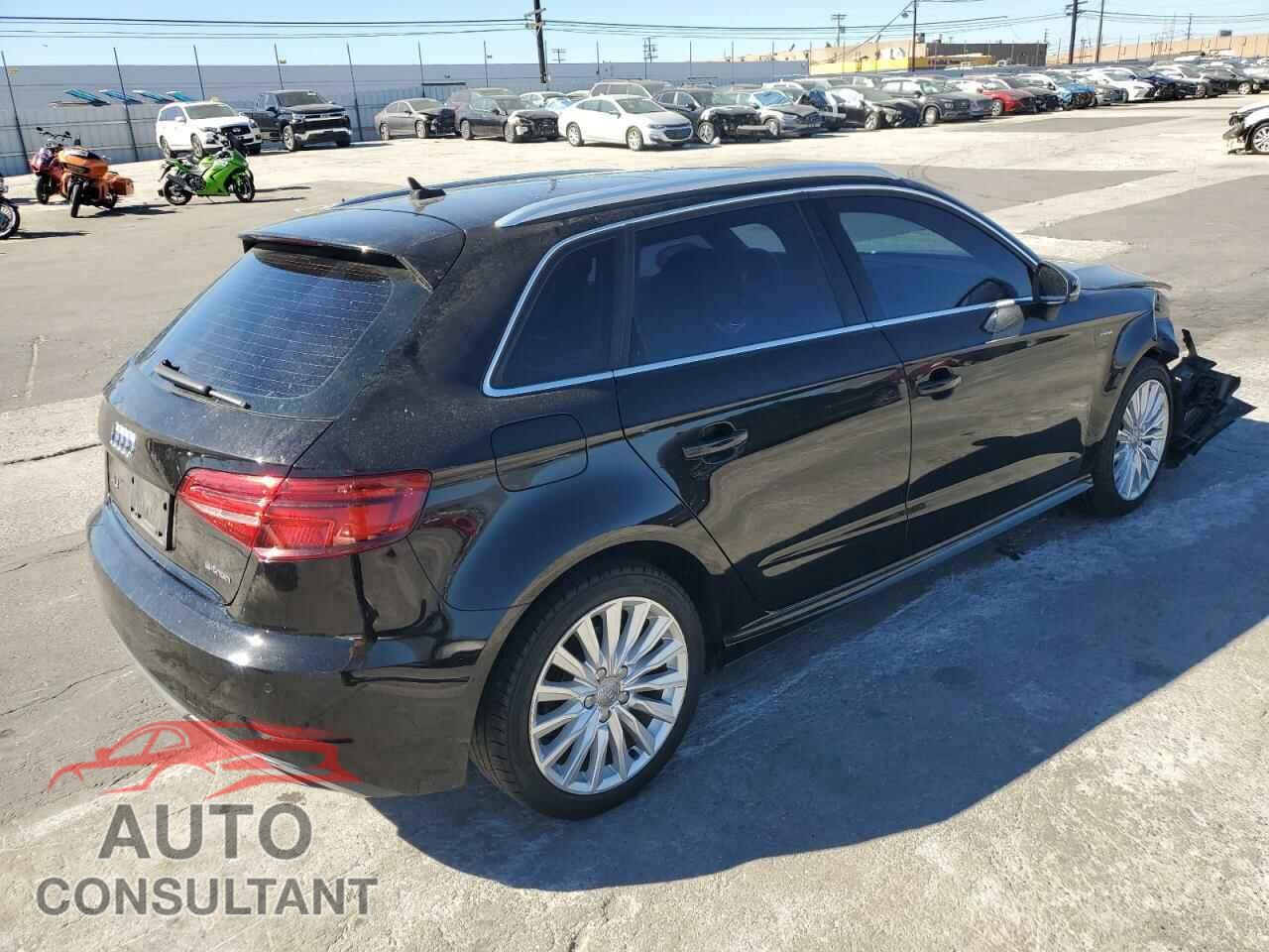 AUDI A3 2017 - WAUTPBFF8HA043990