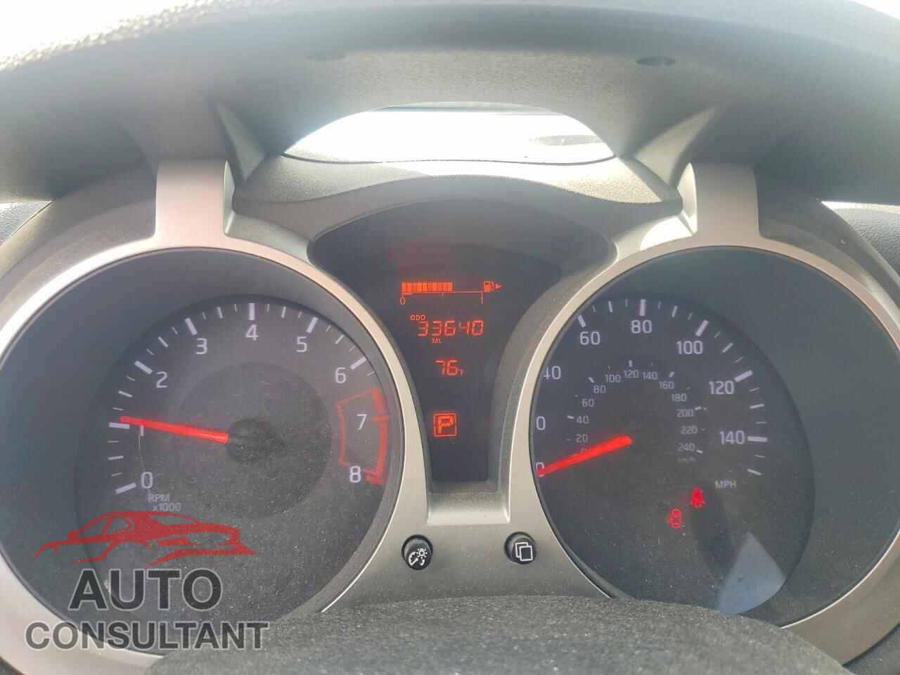 NISSAN JUKE 2017 - JN8AF5MR1HT704134