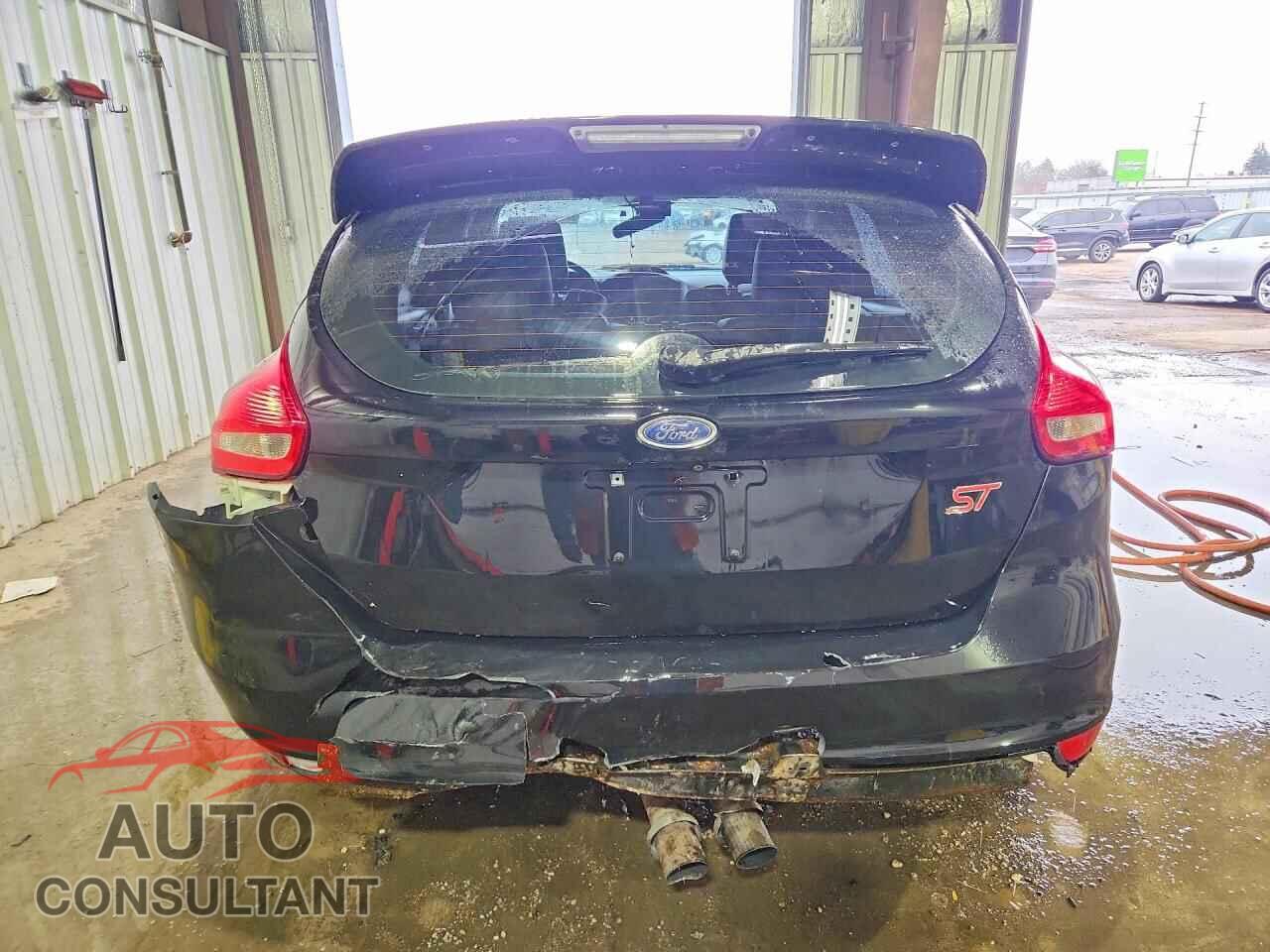 FORD FOCUS 2018 - 1FADP3L98JL243473