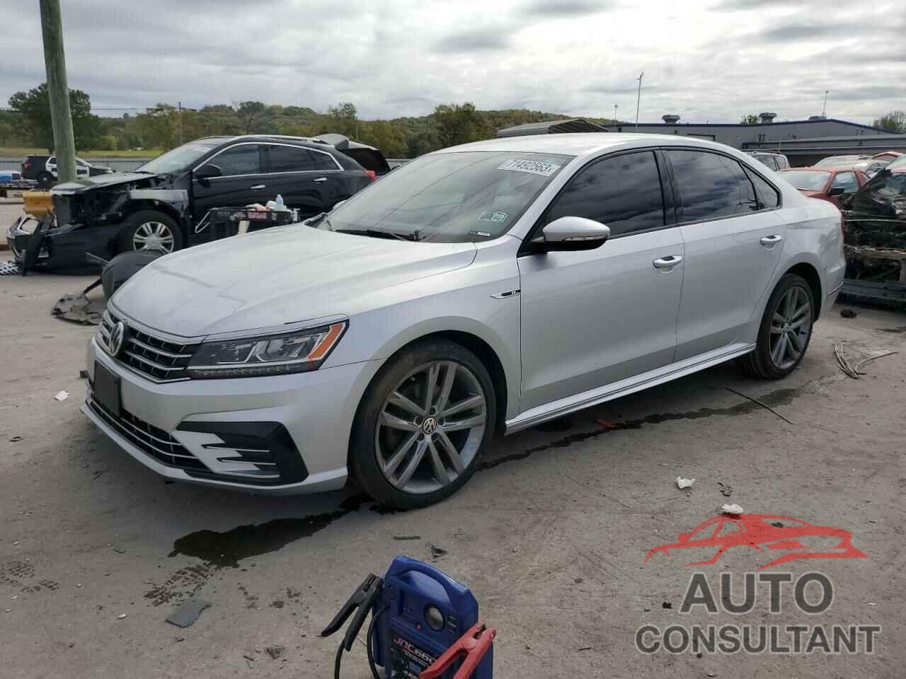 VOLKSWAGEN PASSAT 2018 - 1VWAA7A30JC041342