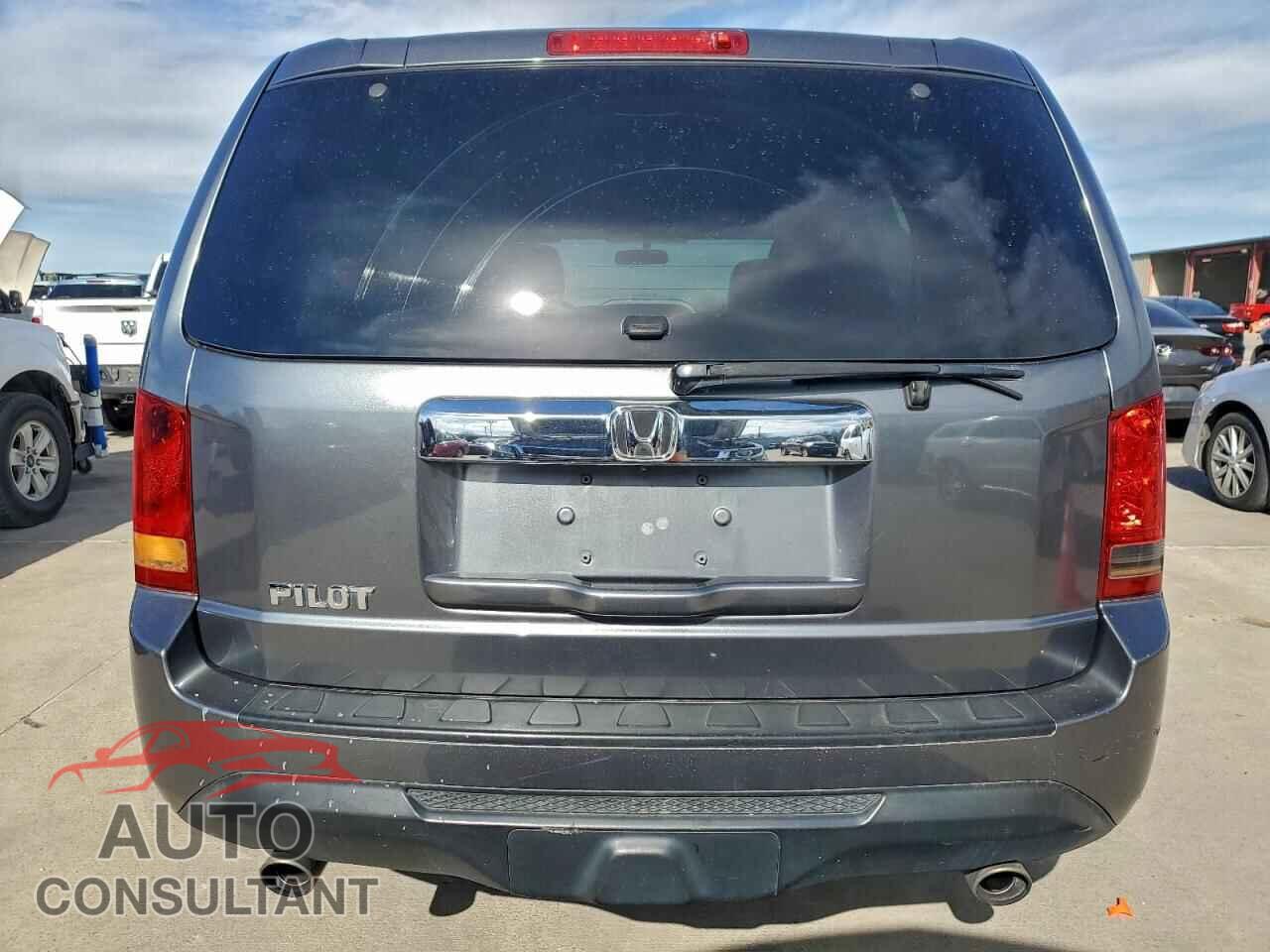 HONDA PILOT 2013 - 5FNYF3H40DB014577