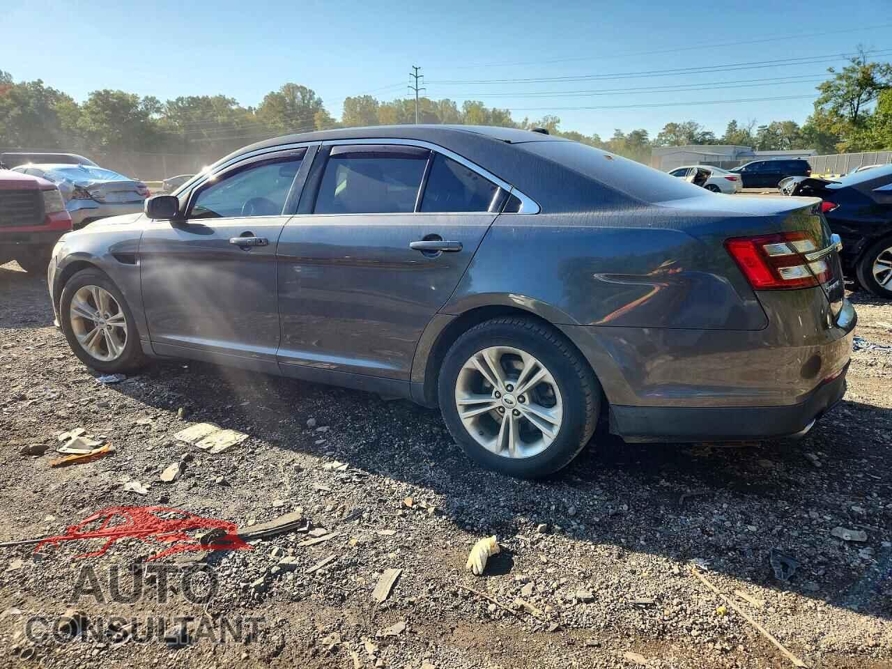 FORD TAURUS 2015 - 1FAHP2E83FG141238