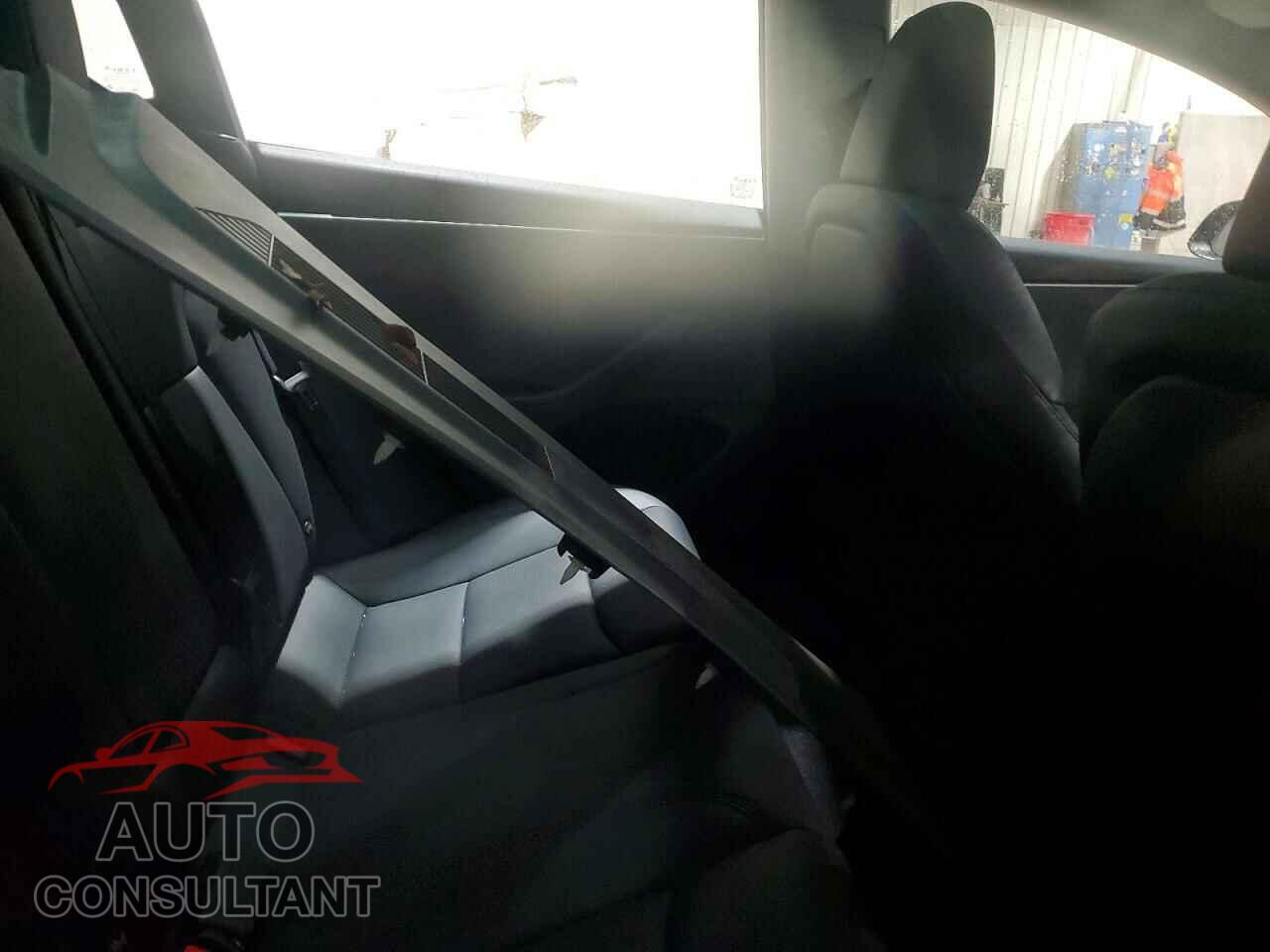 TESLA MODEL 3 2024 - 5YJ3E1EA9RF735869