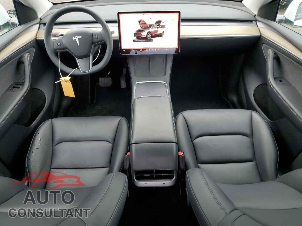 TESLA MODEL Y 2023 - LRWYGDFD5PC901807