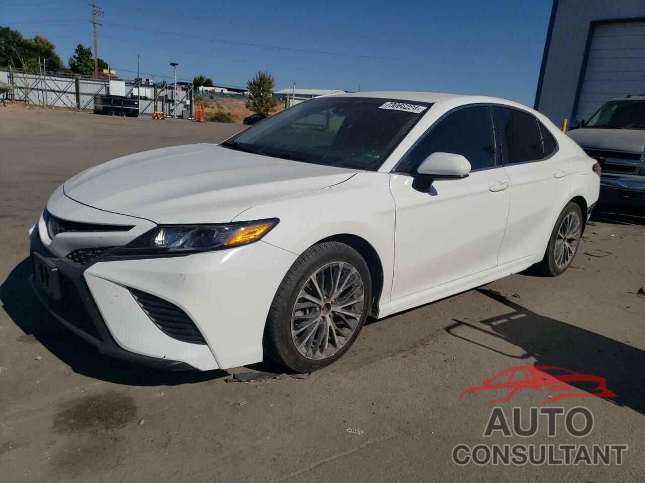 TOYOTA CAMRY 2018 - 4T1B11HKXJU672591
