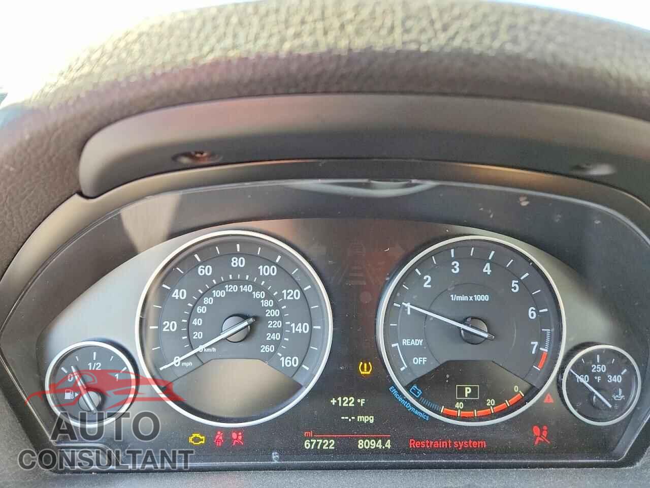 BMW 3 SERIES 2017 - WBA8A3C33HK692503