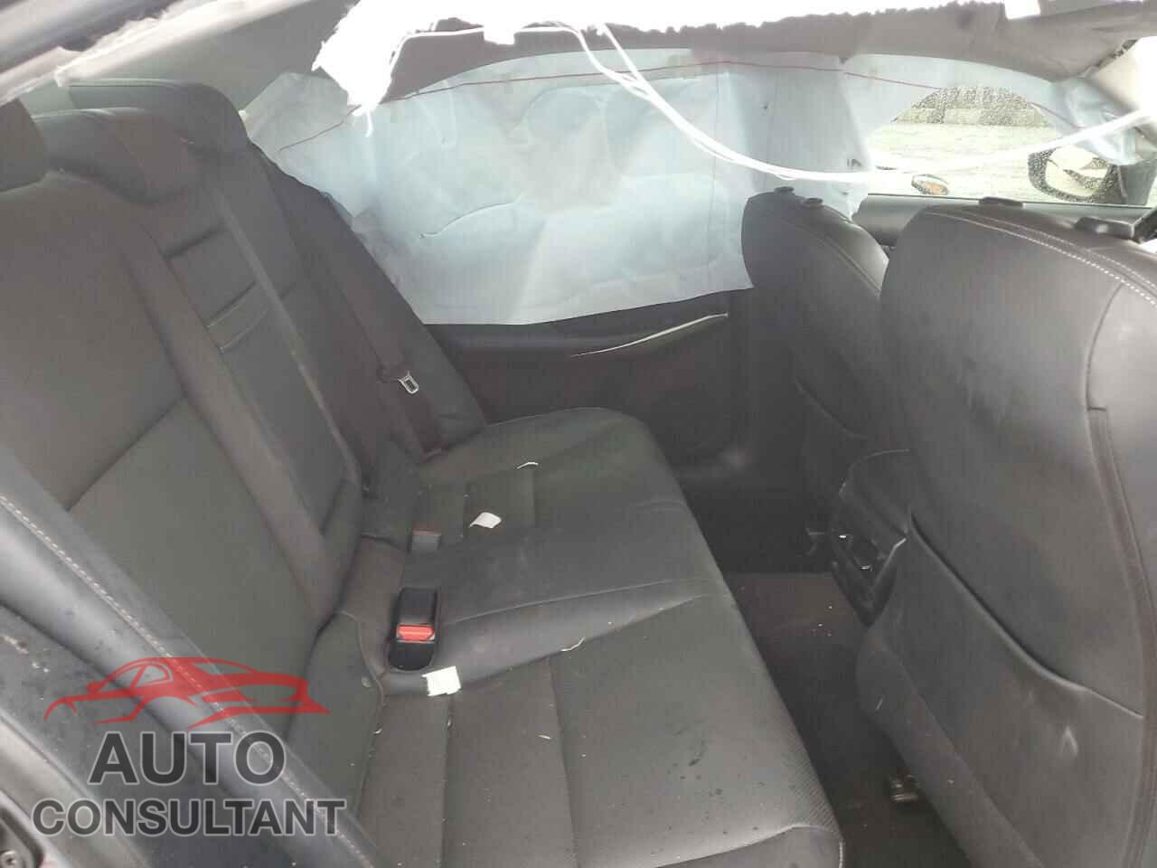 LEXUS IS 2018 - JTHC81D28J5029062