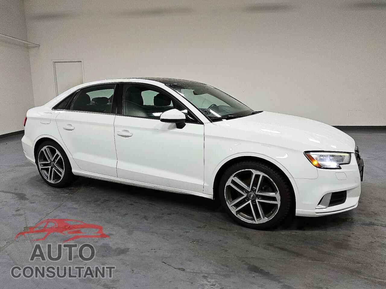 AUDI A3 2017 - WAUAUGFF7H1035778