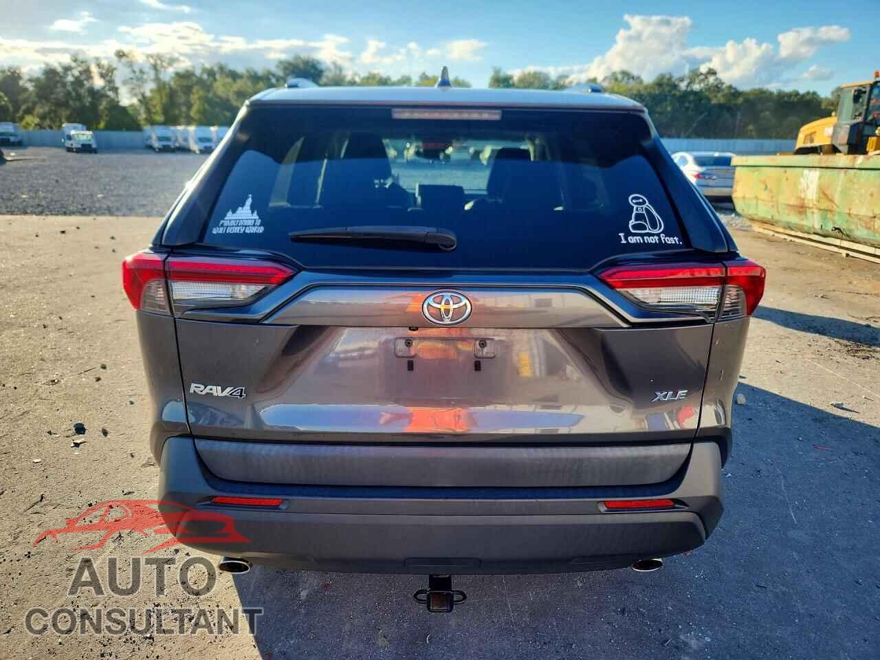 TOYOTA RAV4 2019 - 2T3C1RFV2KW007712