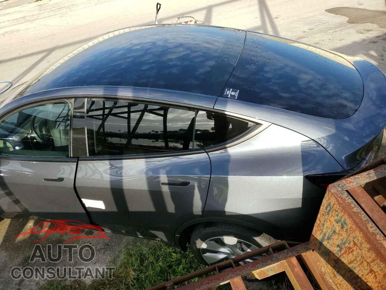 TESLA MODEL Y 2023 - 7SAYGDEE6PA211127