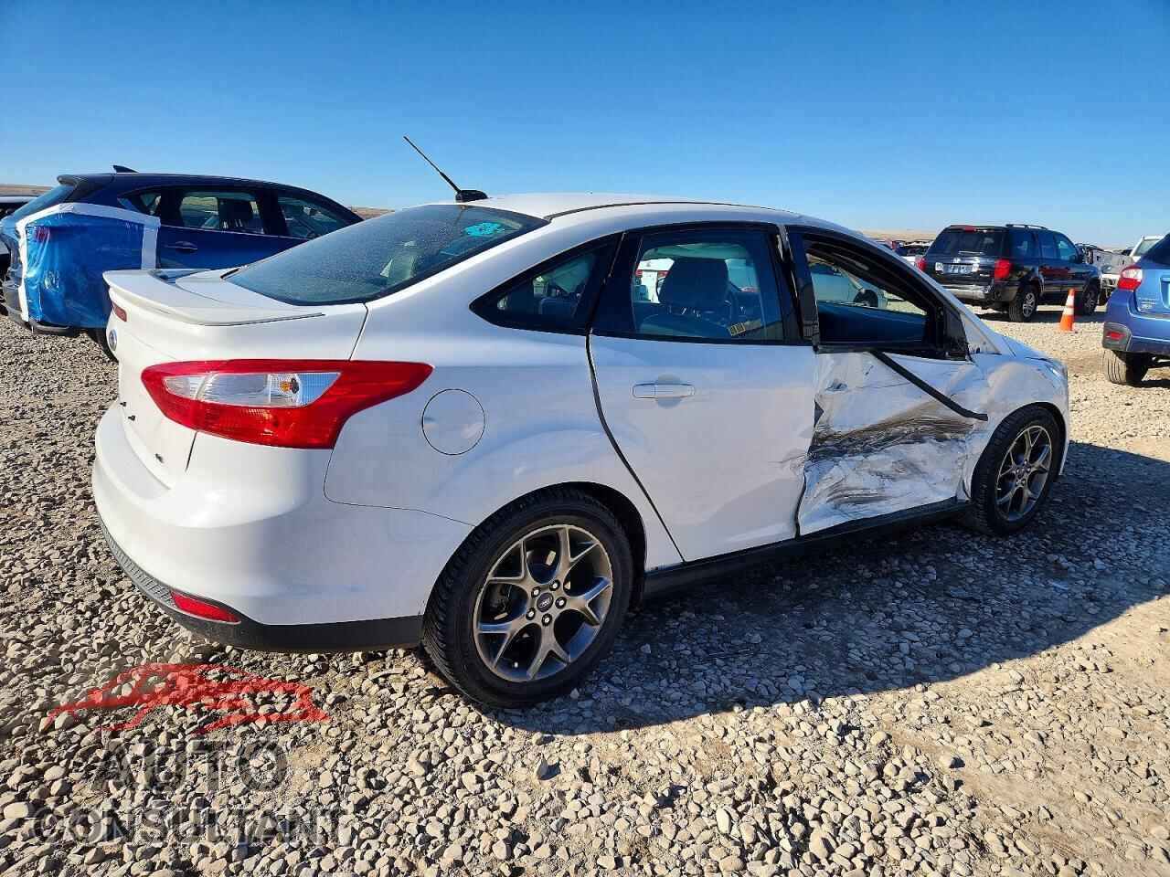 FORD FOCUS 2013 - 1FADP3F24DL314140