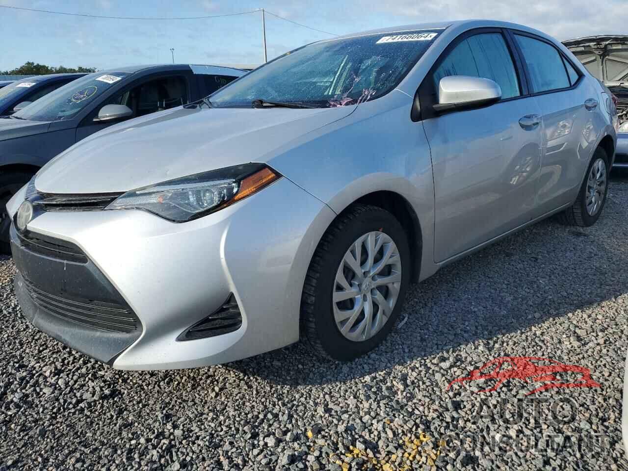TOYOTA COROLLA 2018 - 5YFBURHE2JP824462