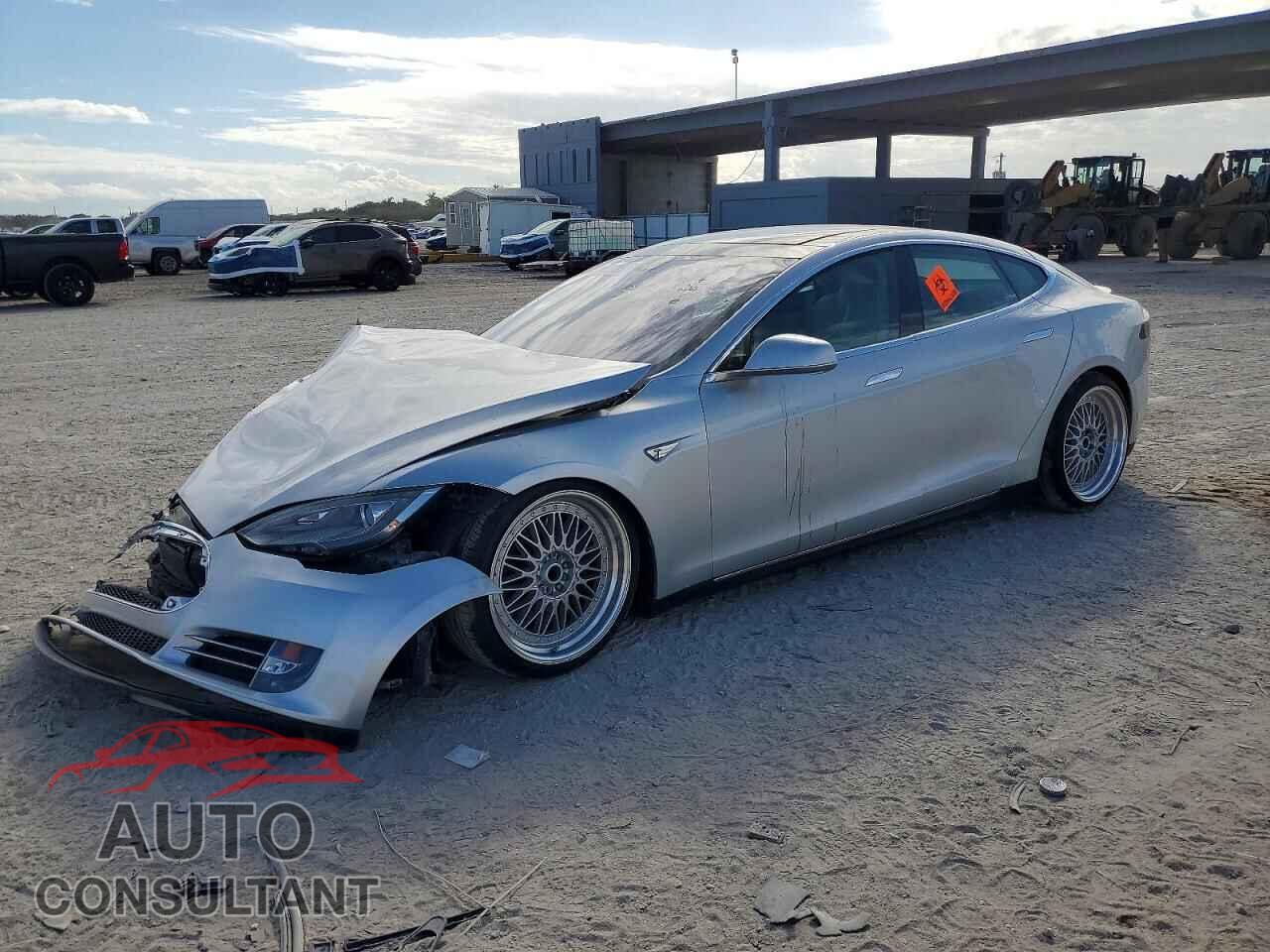 TESLA MODEL S 2012 - 5YJSA1DP0CFS00806