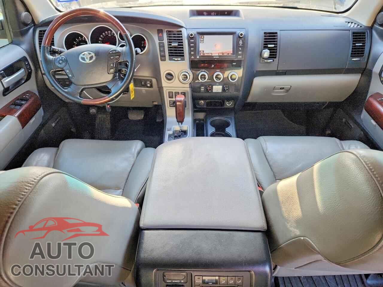 TOYOTA SEQUOIA 2013 - 5TDDW5G16DS087532