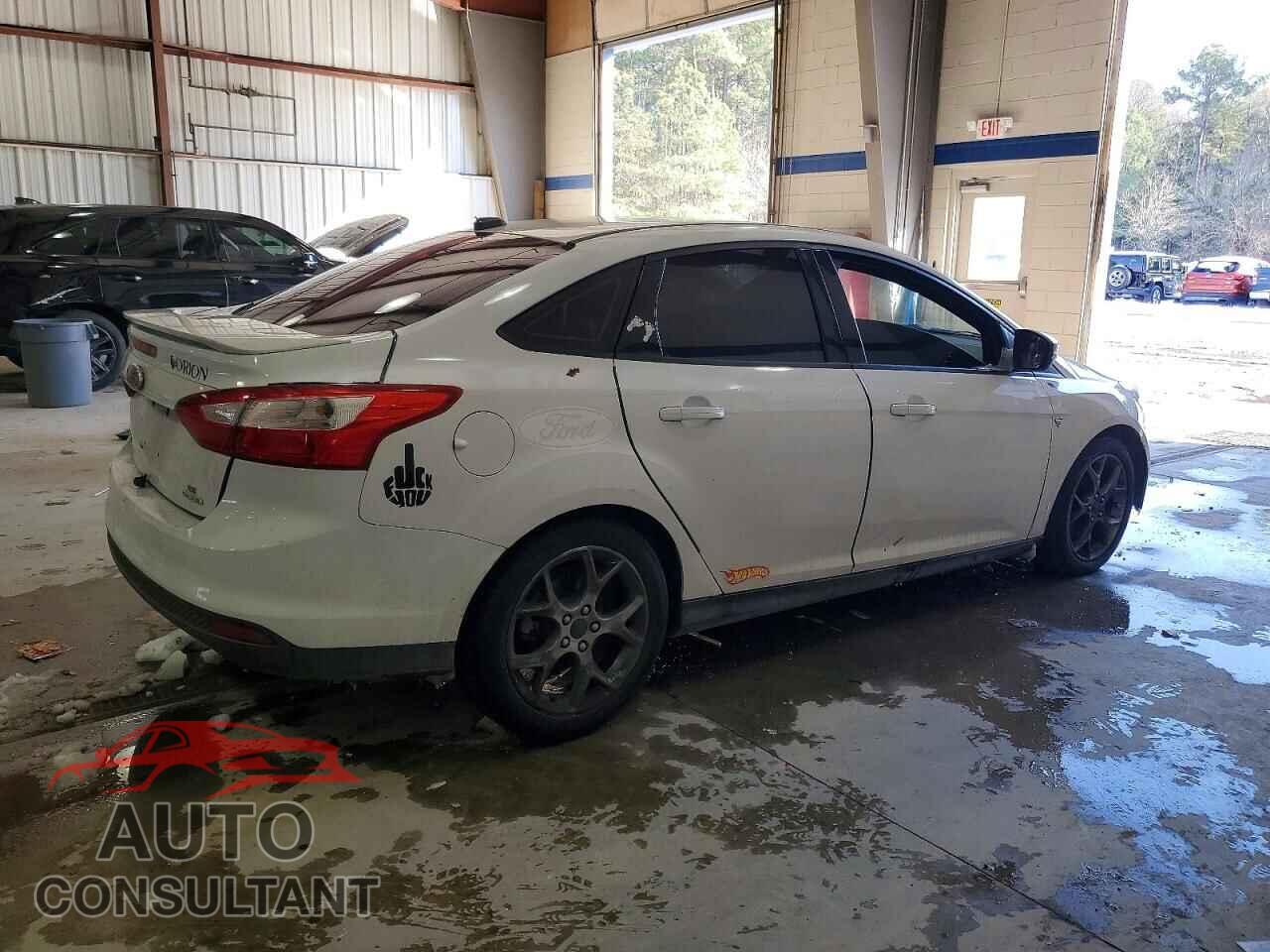 FORD FOCUS 2013 - 1FADP3F22DL354510