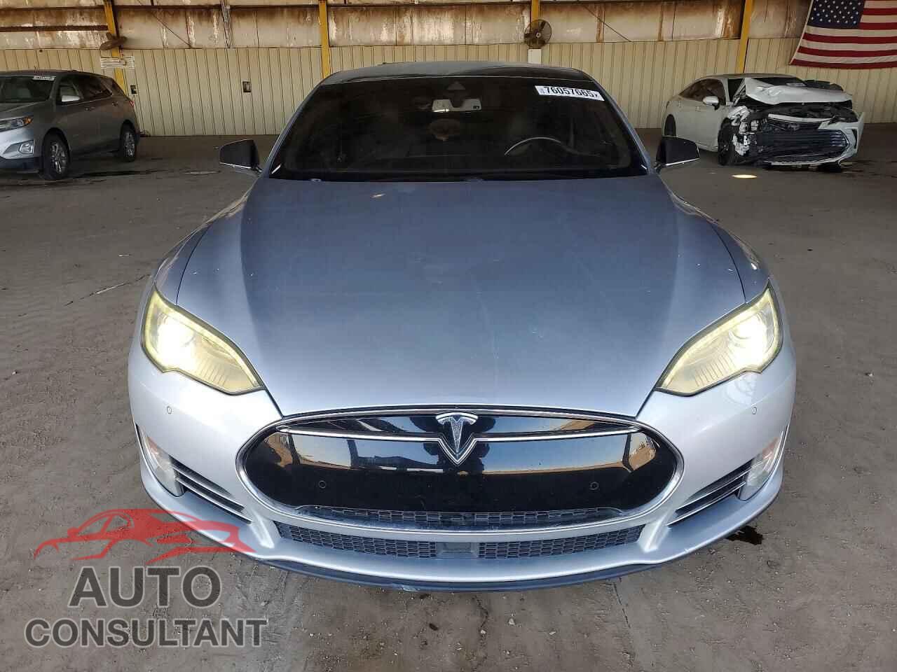 TESLA MODEL S 2015 - 5YJSA1H13FF083457