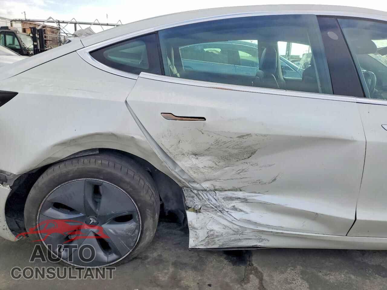 TESLA MODEL 3 2019 - 5YJ3E1EA4KF503945