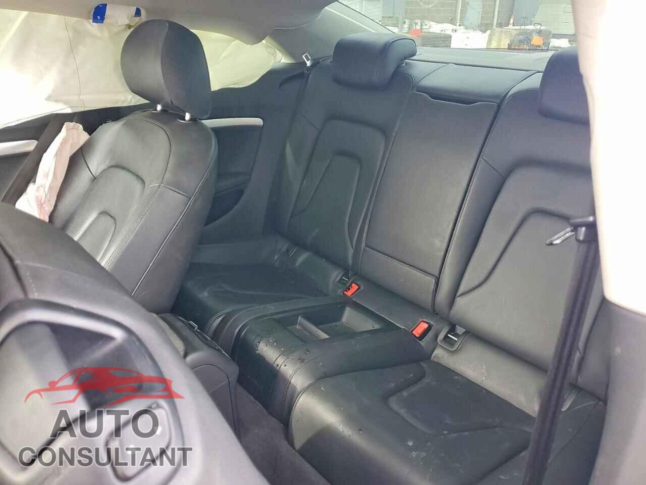 AUDI A5 2010 - WAULFAFR8AA026054