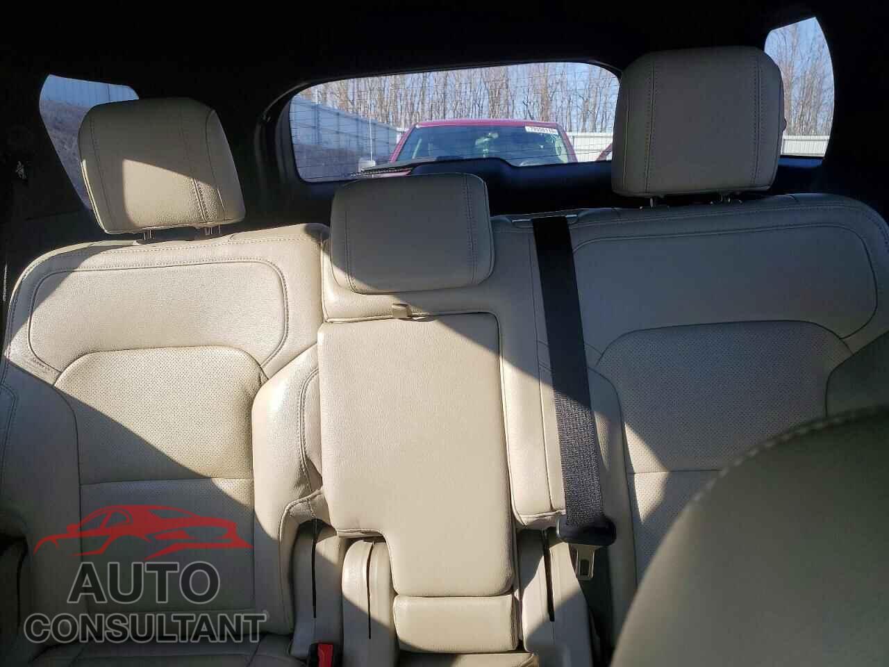 FORD EXPLORER 2018 - 1FM5K8F8XJGB16919