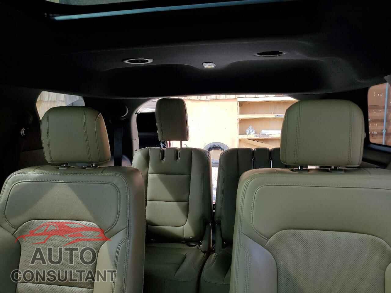 FORD EXPLORER 2017 - 1FM5K7F80HGA08197