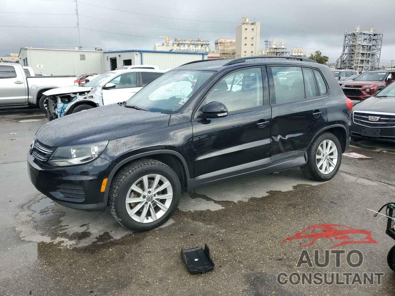 VOLKSWAGEN TIGUAN 2017 - WVGAV7AX4HK043813