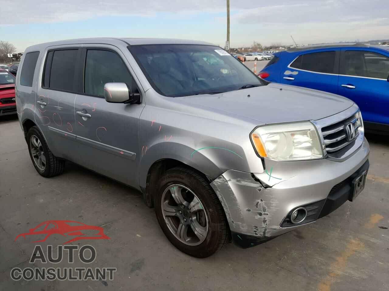 HONDA PILOT 2015 - 5FNYF3H3XFB004813
