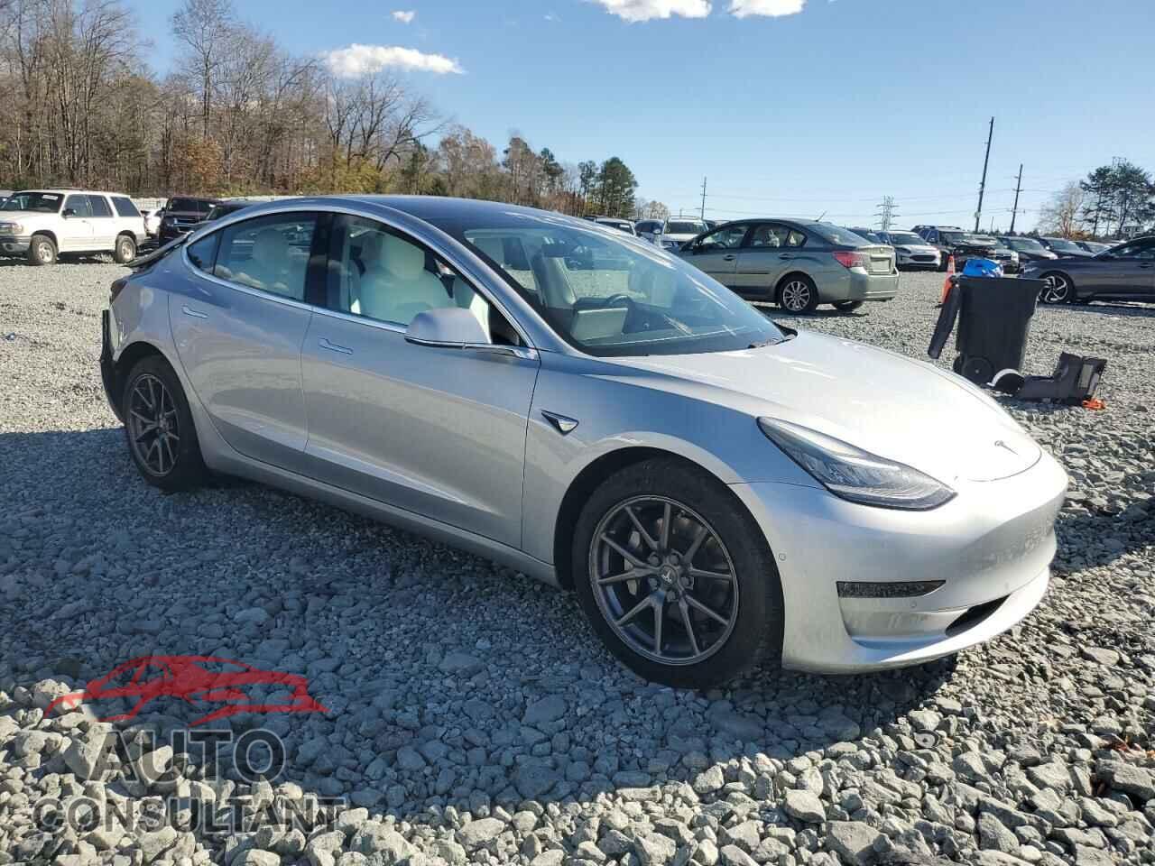 TESLA MODEL 3 2018 - 5YJ3E1EB9JF100227