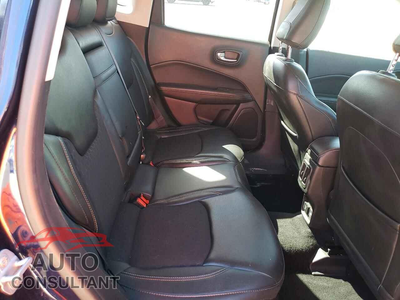 JEEP COMPASS 2018 - 3C4NJDBB9JT366407