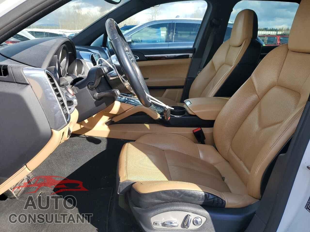 PORSCHE CAYENNE 2018 - WP1AA2A28JKA03617