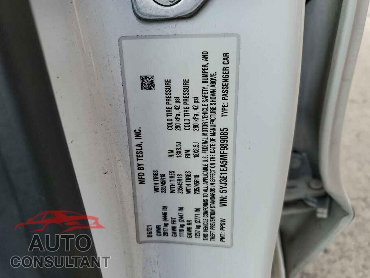 TESLA MODEL 3 2021 - 5YJ3E1EA5MF989085
