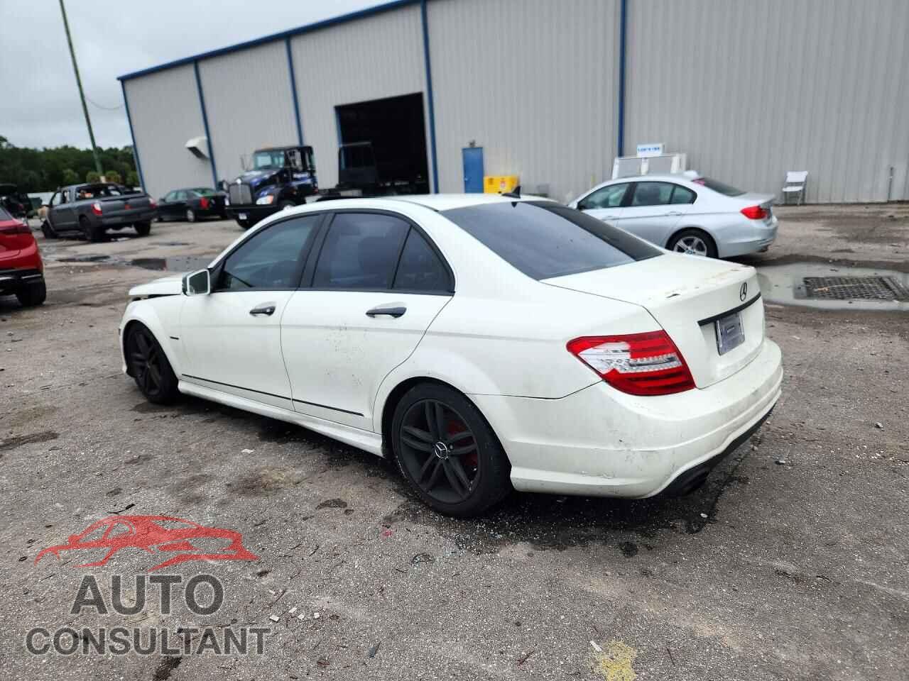MERCEDES-BENZ C-CLASS 2012 - WDDGF4HB3CA653680