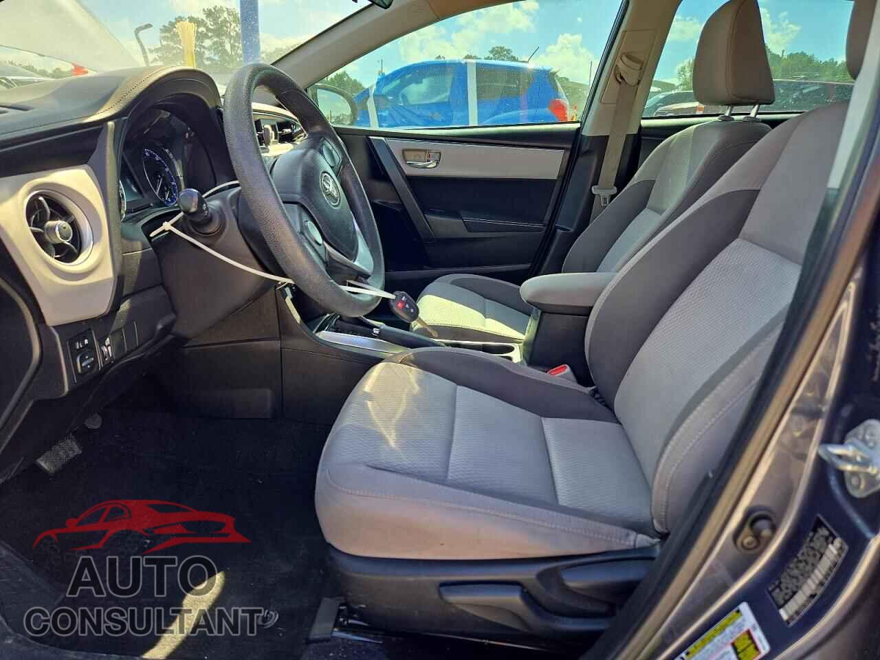 TOYOTA COROLLA 2017 - 5YFBURHE7HP716901