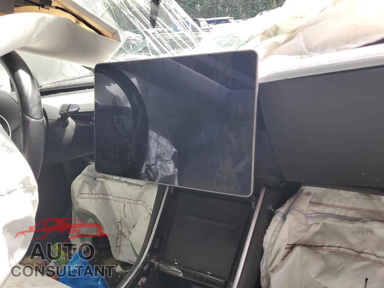 TESLA MODEL 3 2018 - 5YJ3E1EB6JF122475