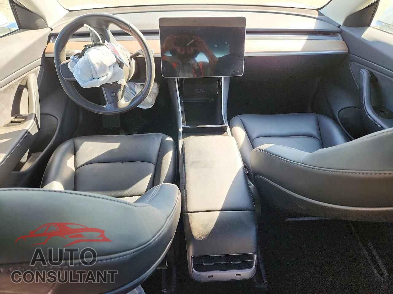 TESLA MODEL 3 2018 - 5YJ3E1EA1JF045036