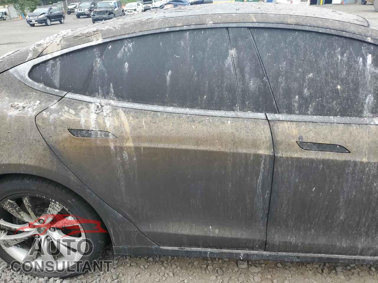 TESLA MODEL S 2015 - 5YJSA4H27FF085786