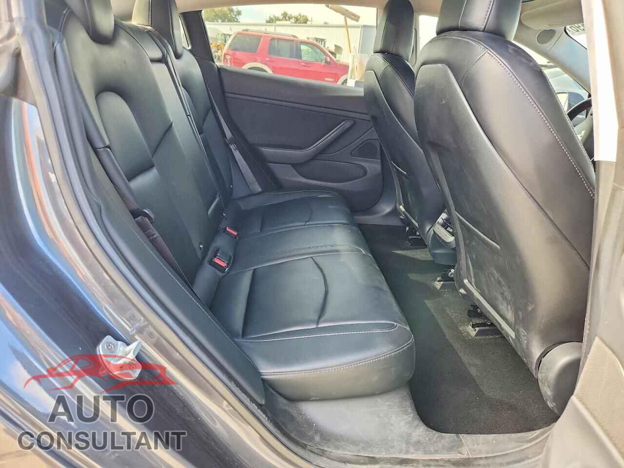 TESLA MODEL 3 2017 - 5YJ3E1EA9HF000663