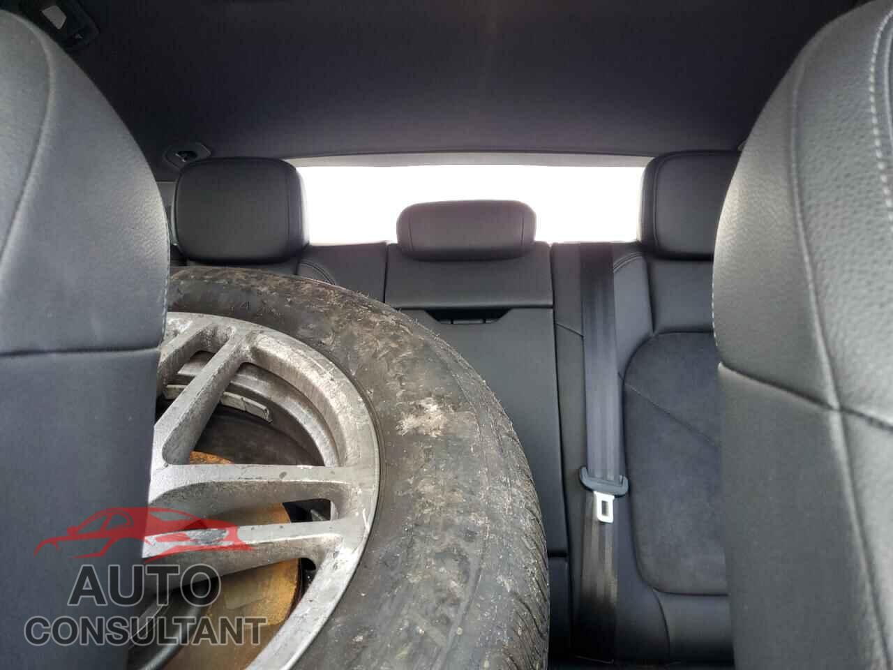 PORSCHE MACAN 2017 - WP1AA2A56HLB06615