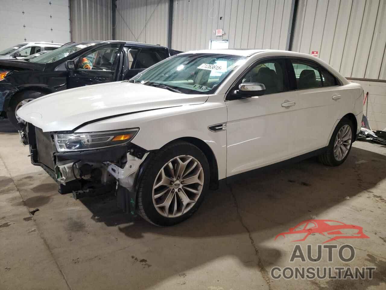 FORD TAURUS 2018 - 1FAHP2F83JG130392