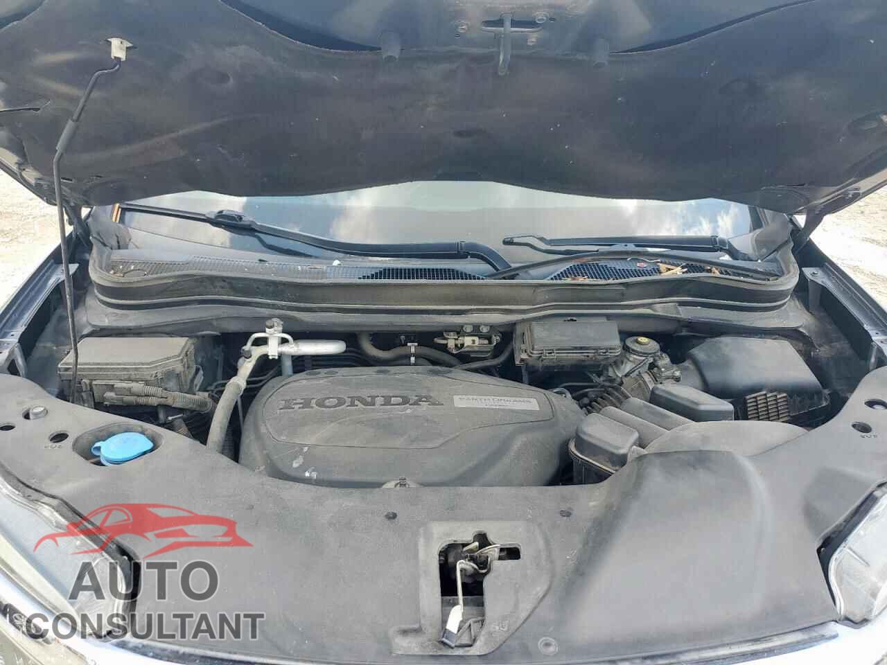 HONDA PILOT 2017 - 5FNYF5H19HB044894