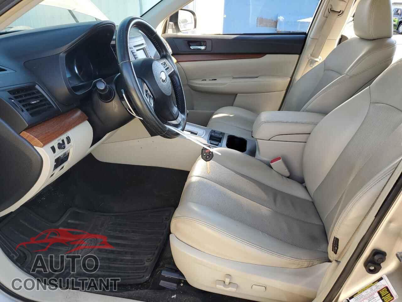 SUBARU OUTBACK 2014 - 4S4BRBLC4E3284198