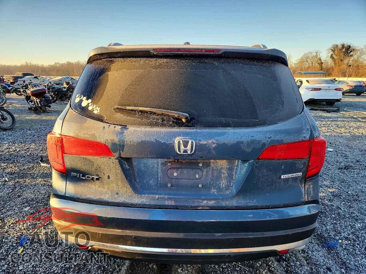 HONDA PILOT 2017 - 5FNYF5H98HB032189