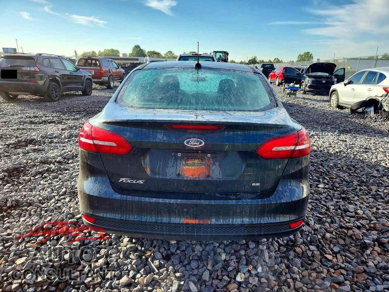 FORD FOCUS 2015 - 1FADP3F28FL203948
