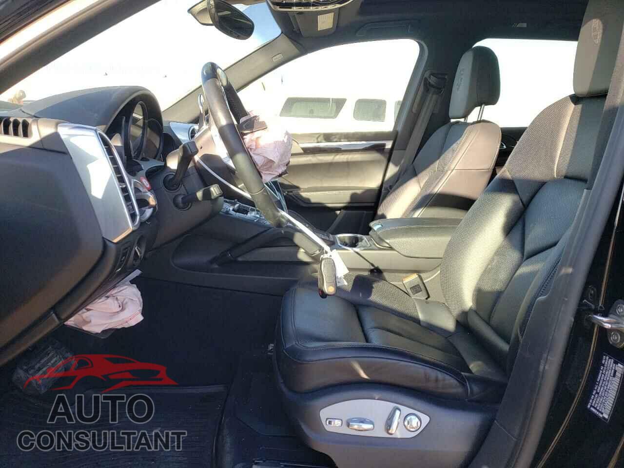 PORSCHE CAYENNE 2017 - WP1AA2A2XHKA80306