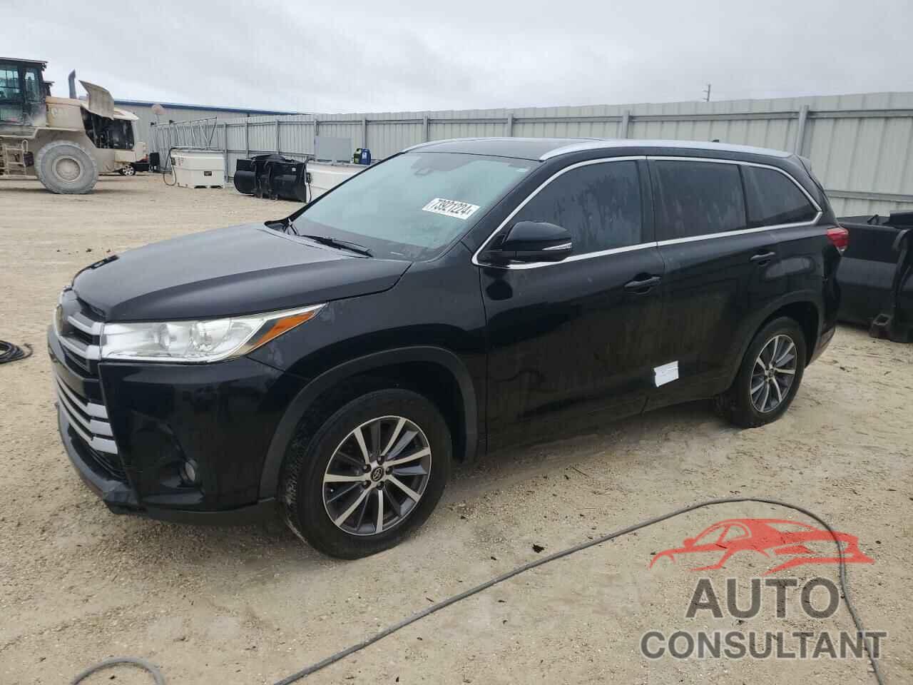 TOYOTA HIGHLANDER 2018 - 5TDKZRFH0JS263376