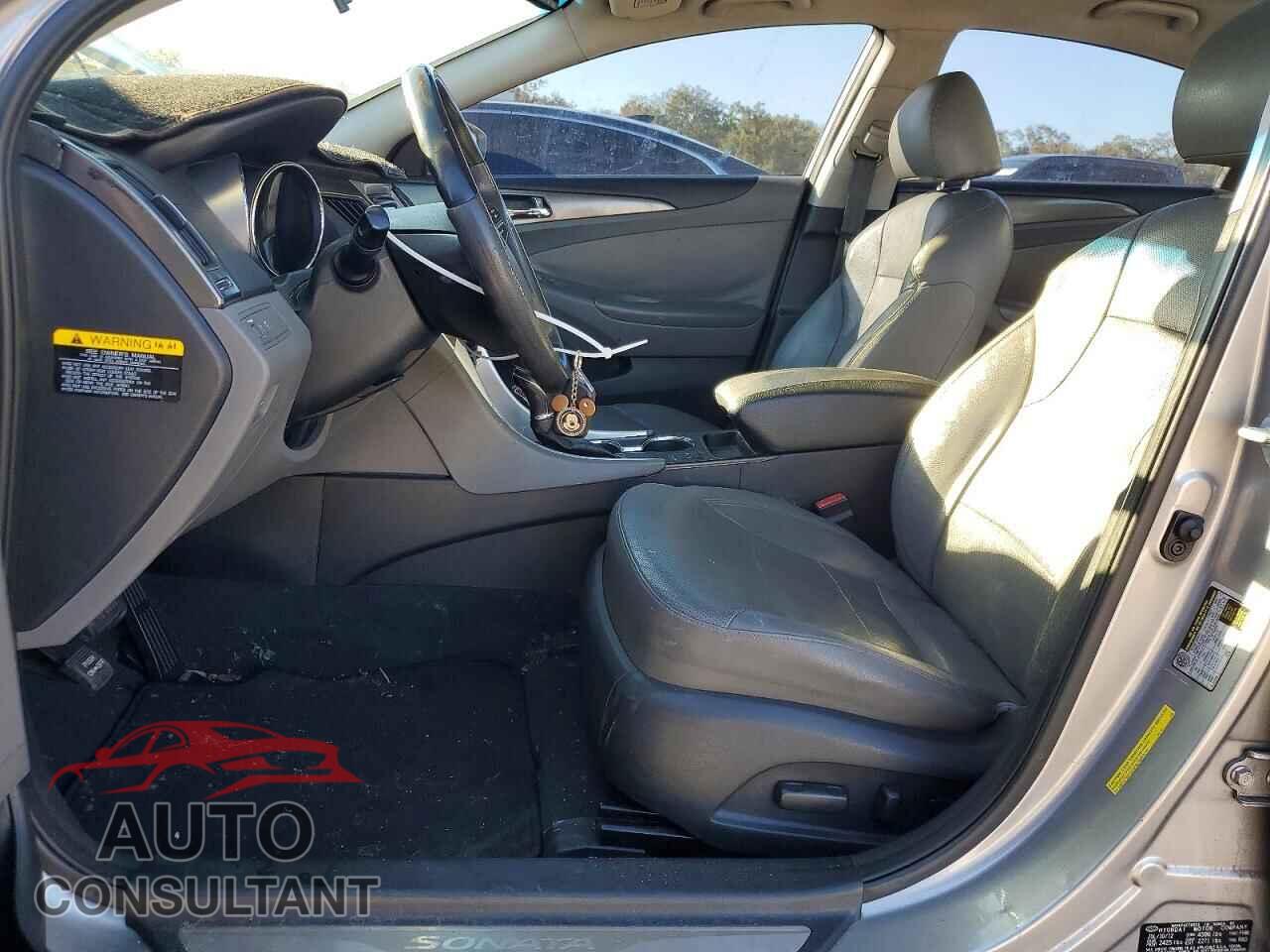 HYUNDAI SONATA 2012 - KMHEC4A40CA040918