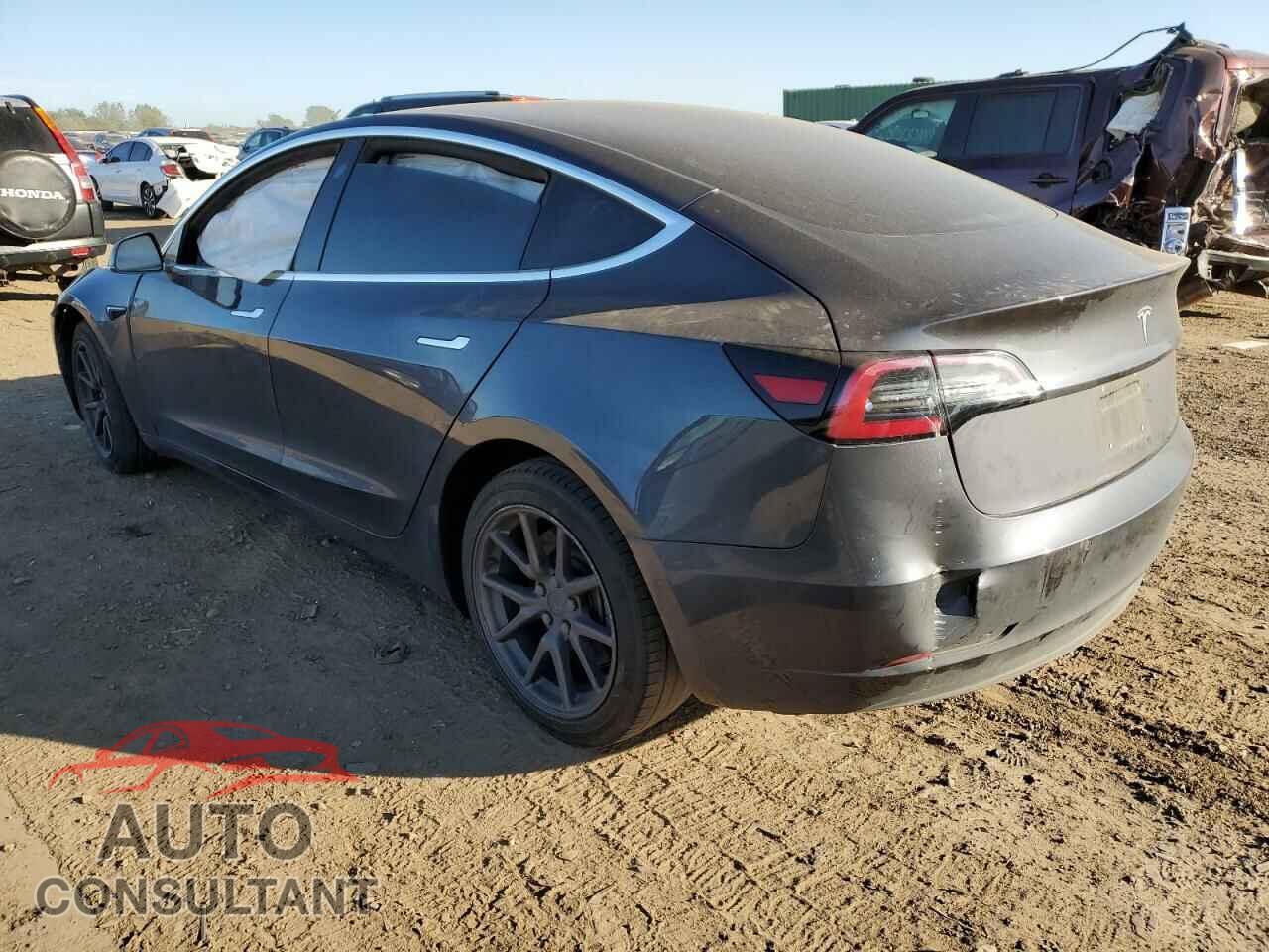 TESLA MODEL 3 2018 - 5YJ3E1EAXJF123913